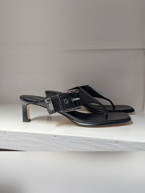Michael Kors Genuine Leather Kitten Heel Thong Sandal With Buckle Black 7.5